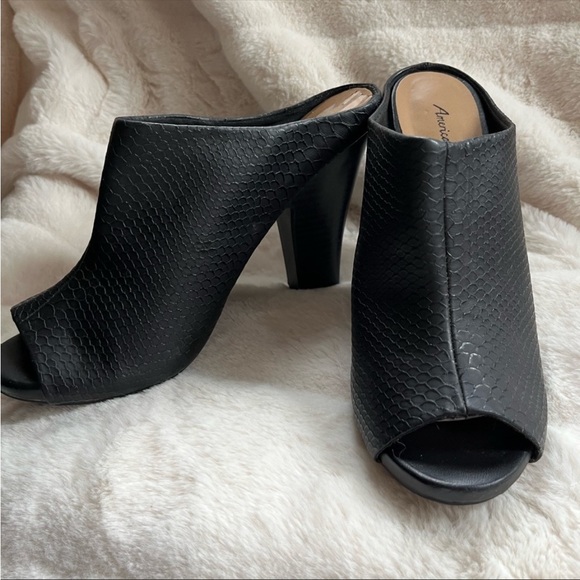 American Eagle Heels EUC! - Picture 2 of 3